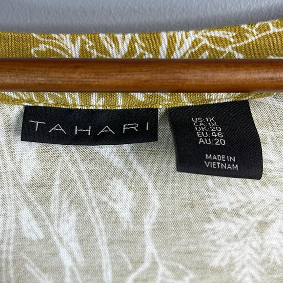 TAHARI Fern Print Asymmetrical Top Chartreuse V-Neck 3/4 Sleeve Shark Bite 1X - Picture 8 of 11